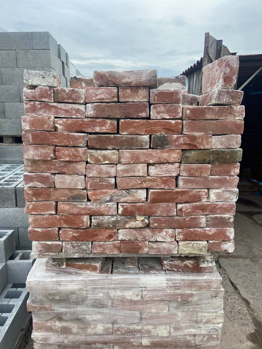 Австрійська стара автентична цегла